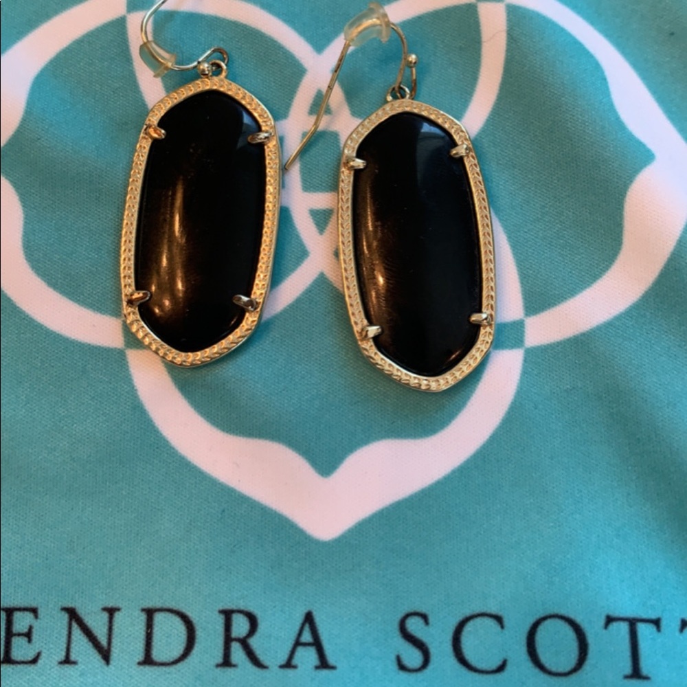 Elle Earrings